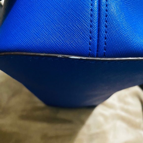 Michael Kors Large Jet Set Bag/Tote in Cobalt Blue. EUC. Original dust bag. - Picture 14 of 15